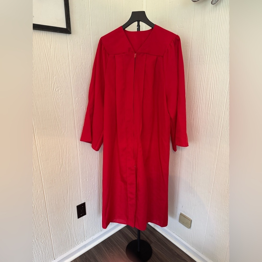 Unisex Classic Red Linene Graduation Gown